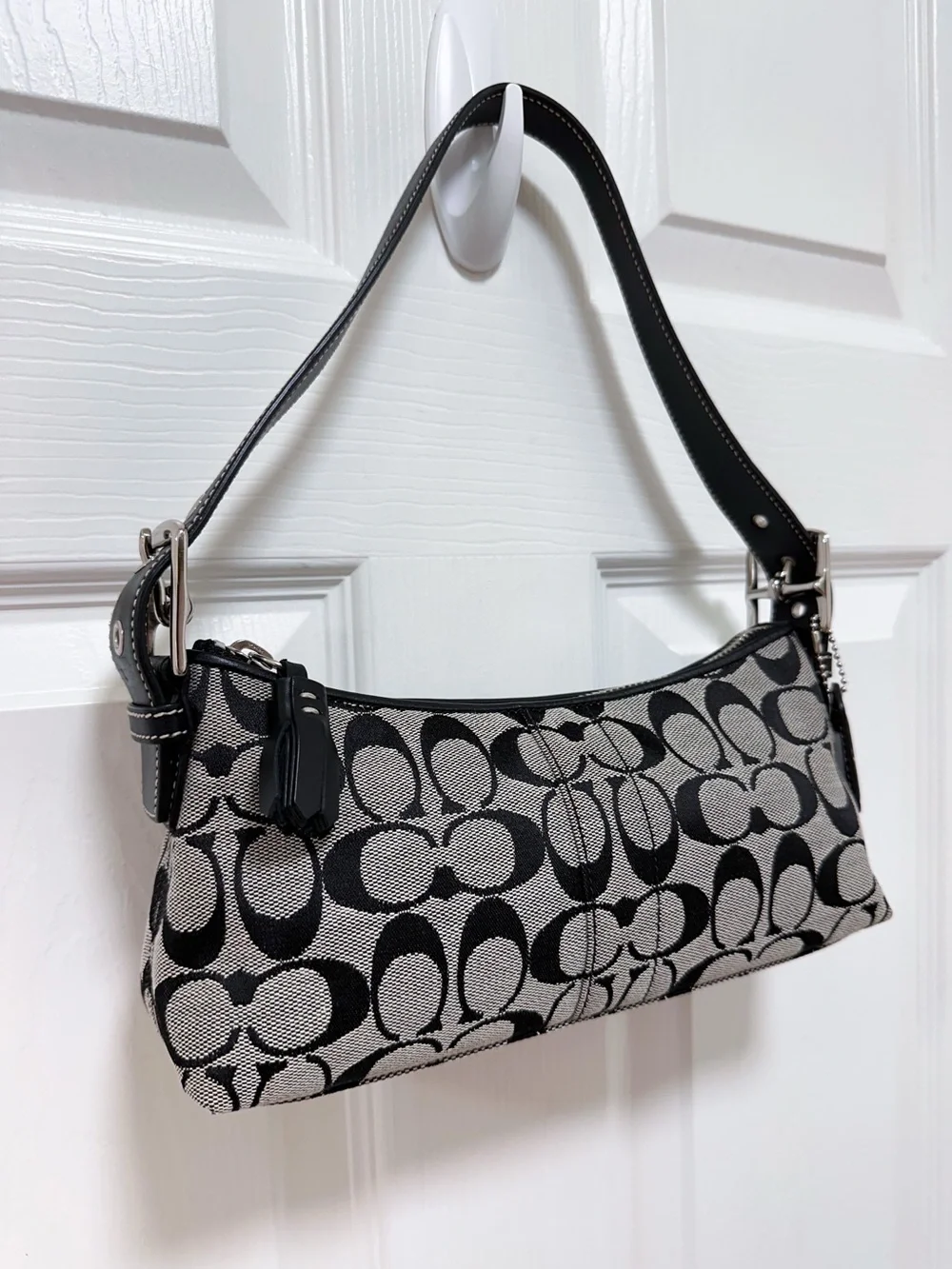 Coach Hamptons Baguette Shoulder Bag Black & Grey Signature Jacquard Canvas Y2K